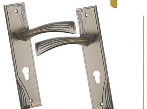 Signature Lockset Noble